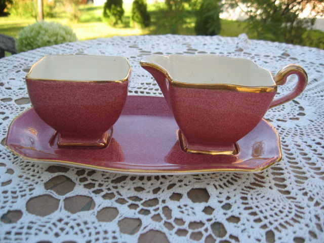 #F7 set ROYAL WINTON sugar & creamer & tray mottled pink England