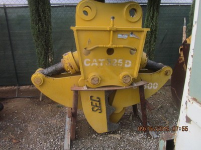 2011 SEC hydraulic concrete crusher, pulverizer, processor