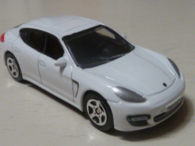 Porsche Panamera Turbo Realtoy