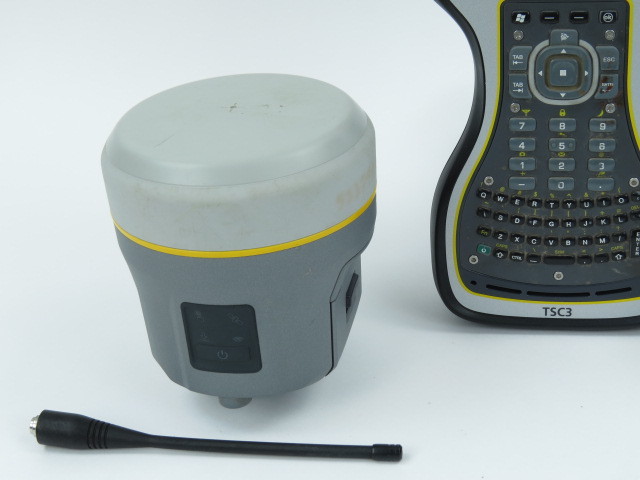 Trimble R10 GNSS GPS Base/Rover Receiver w/ 450-470 MHz Radio and TSC3 w/ Access