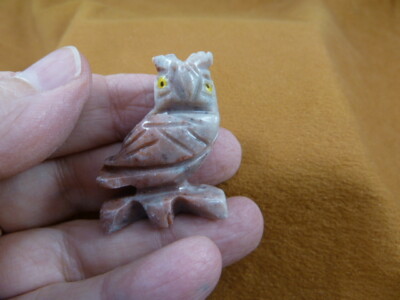 Y-BIR-OW-35) baby gray red HORNED OWL carving SOAPSTONE Peru I love little owls