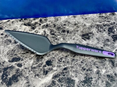 Tupperware Cut N Serve Pie Slicer Cake Cutter Knife Serrated  12'' New