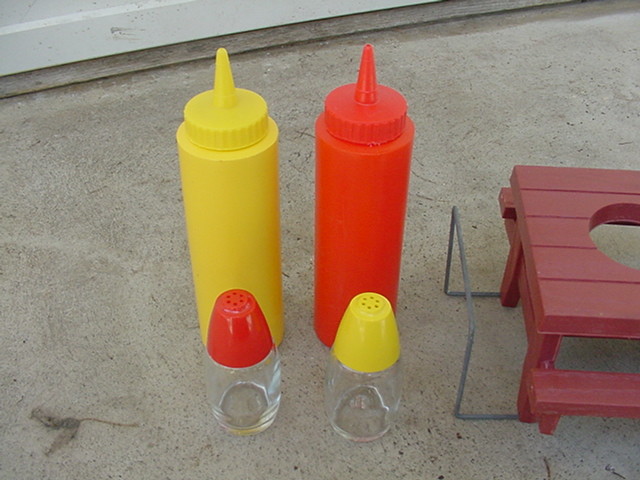 Picnic Table Condiment Ketchup Mustard Salt Pepper Napkin Organizer 1980's Gemco