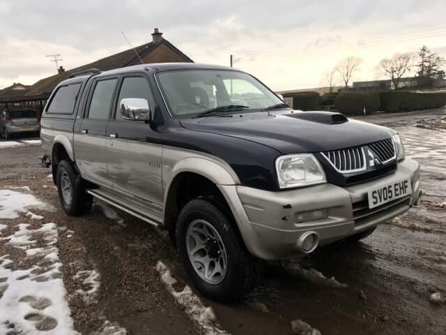 Mitsubishi l200 2005