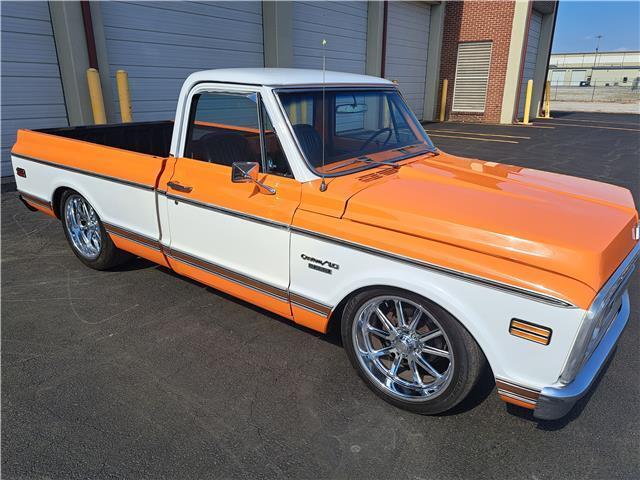 Owner 1970 Chevy c10 Shortbed great color combo