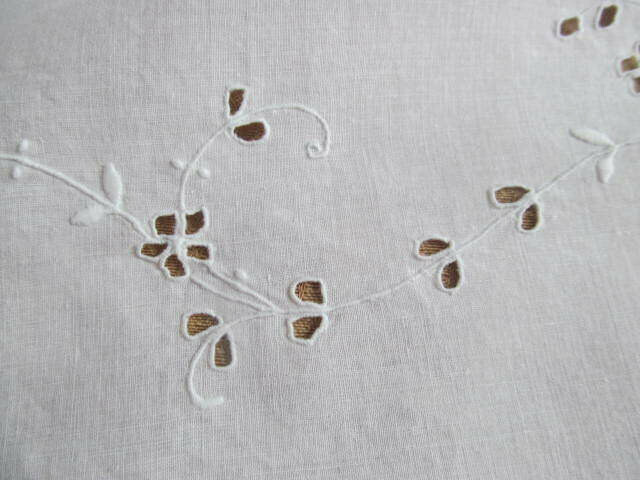 Pristine~1920s Antique White Eyelet Cutwork Embroidered Luncheon Tea Tablecloth