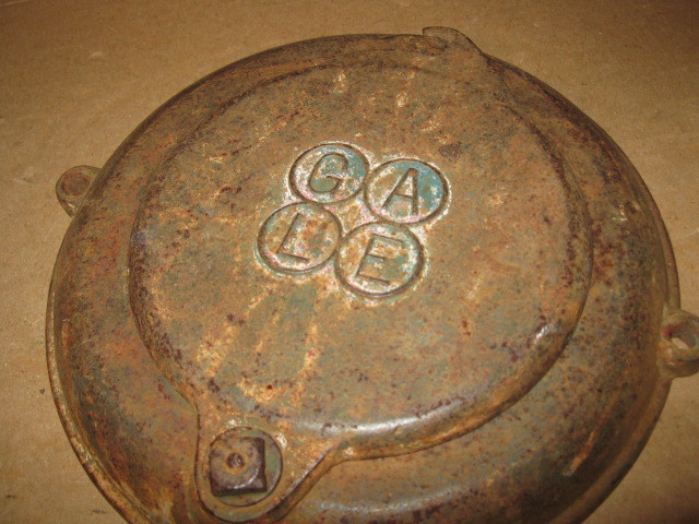 ANTIQUE CAST IRON HORSE DRAWN PLANTER LID SEED BOX COVER 