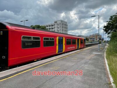 PHOTO  BASINGSTOKE NOT A COMMON SIGHT AN EMPTY SUBURBAN TRAIN (USUALLY RUNNING O