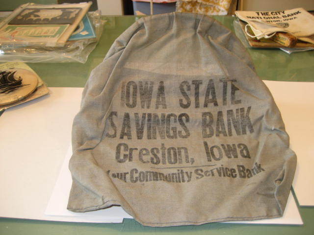 CRESTON, IOWA-IA. STATE SAVINGS BANK-OLD CLOTH CLOTHSPIN BAG-HOLDER/HANGER