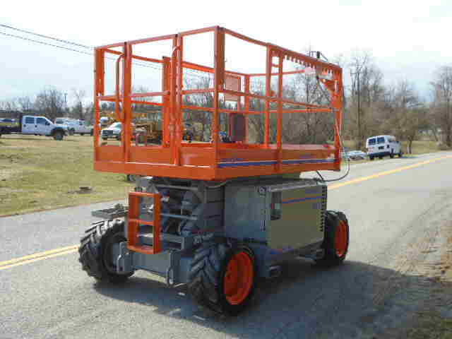 2007 SKYJACK SJ6826RT 4X4 ROUGH TERRAIN SCISSOR LIFT