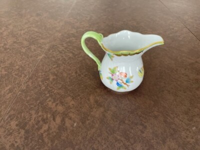 Herend Queen Victoria Creamer 643/VBO. Beautiful! Never used.