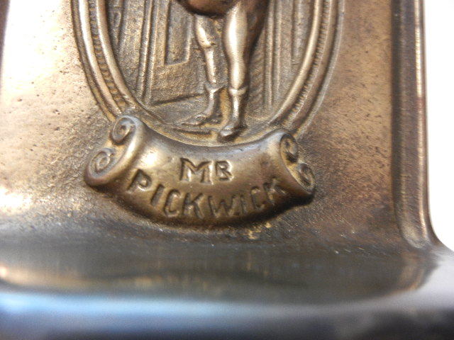ANTIQUE 1925 ENGLISH BRONZE PLAQUE MR PICKWICK CHARLES DICKENS REG no 698710