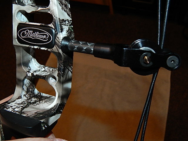 Mathews Triax Bow RH 60-70 Draw Weight 28.5