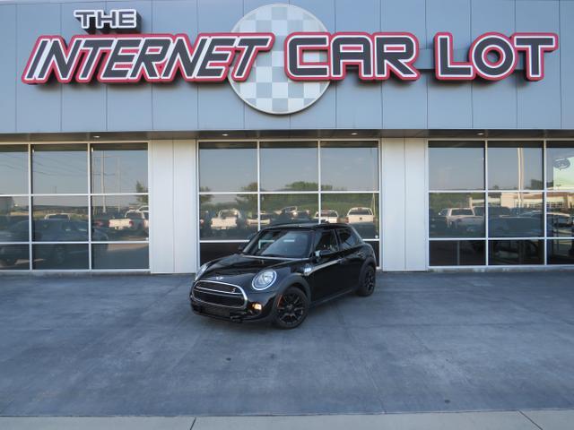 2017 MINI Hardtop 4 Door, Black with 34433 Miles available now!