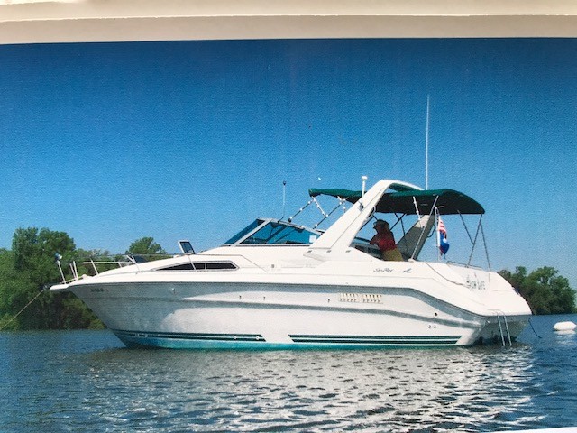 Sea Ray 310 Sundancer, LOA 35' 4", Beam 11' 5"