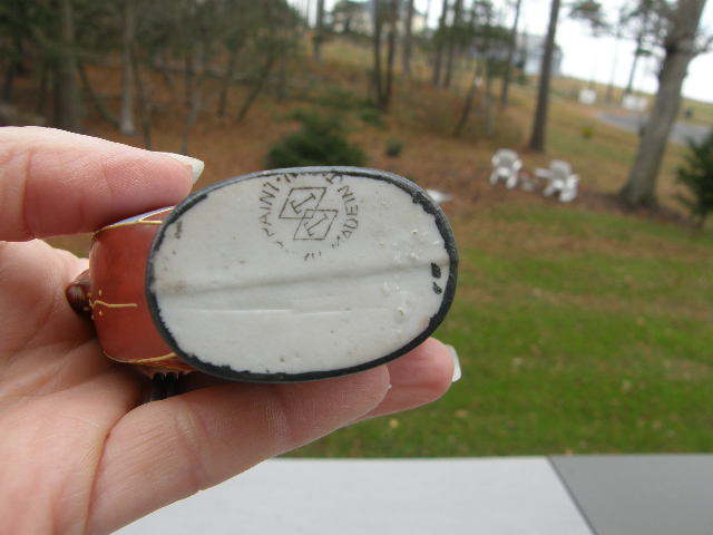 Vintage Japanese Satsuma Moriage small vase with woman