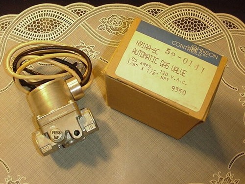 Johnson Controls  H91AA-6C Gas Valve 1/8 X 1/8 120 Volt