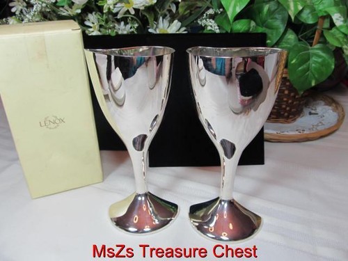 LENOX Silver Heart Champagne Flutes Wedding Anniversary Pair  BEAUTIFUL  * NIB *