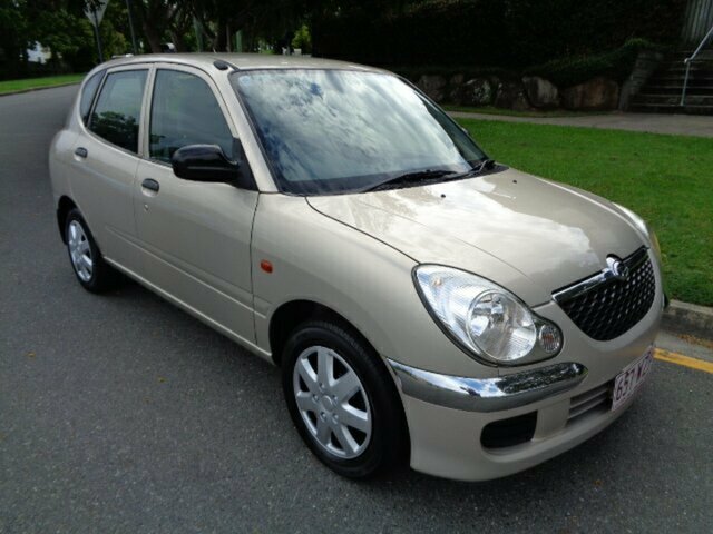 Daihatsu sirion 2002