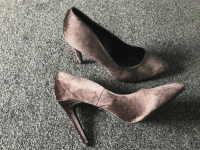 Grey court deals shoes new look