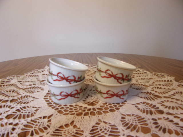 ROYAL WORCESTER FOUR HOLLY RIBBONS RAMEKINS