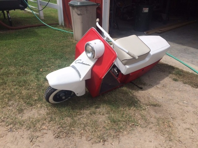Cushman Motor Scooter Road King 1958, completely rebuilt and painted.