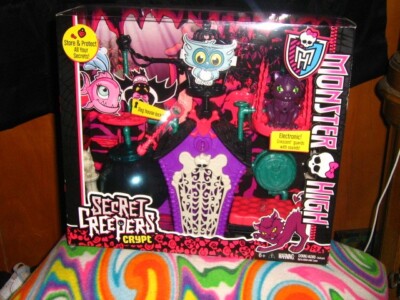 2013 monster high Secret Creepers Crypt new in box
