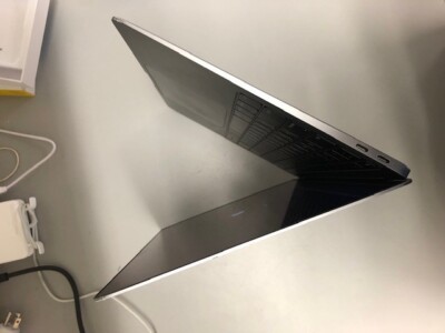 Apple MacBook Air 13'' Display/Good condition/8 GB Ram/1.6 GH/ 120 GB SSD /2019