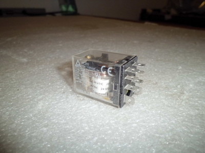 OMRON LY1 IEC255 24VDC RELAY MODULE