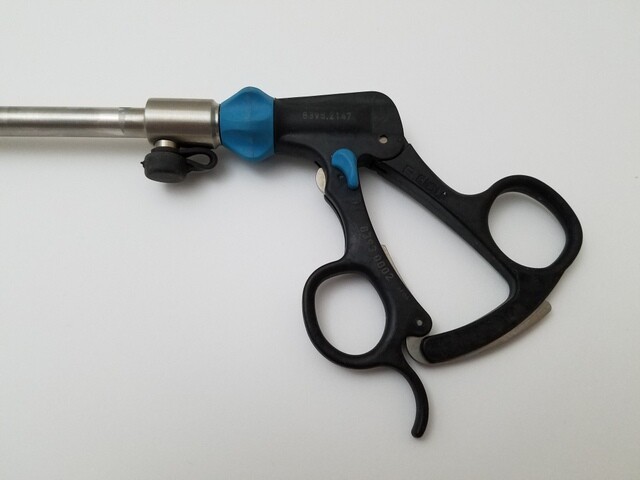 R.Wolf 8393.0002 handle with 8395.2147 sheath insert