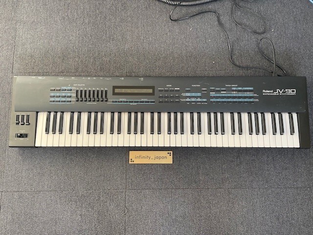 Roland ローランド JV-90 シンセサイザー 本体のみ Roland ローランド JV-90 シンセサイザー 本体のみ Roland JV-90