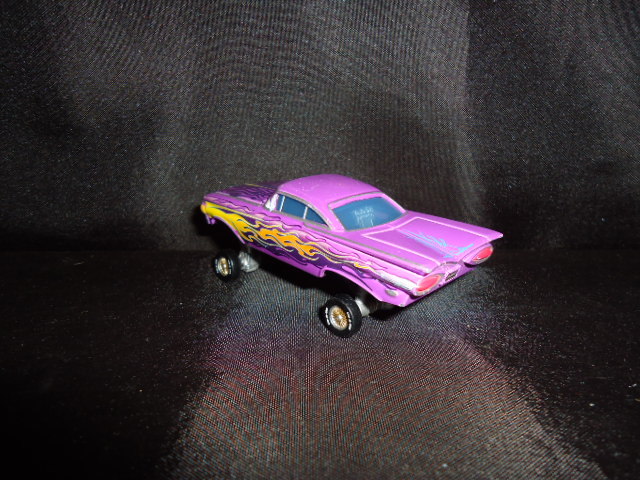 B9 Disney Pixar Cars 2 die-cast Hydraulic Ramone- Mattel