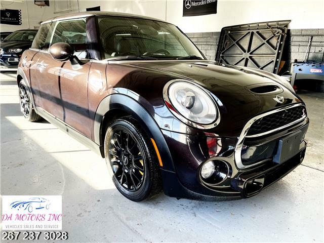 2015 MINI Cooper Hardtop MANUAL TRANS ! WARRANTY! JUST SERVICED! READY TO GO!