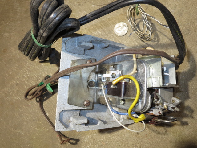 VINTAGE COIN ACCEPTOR Quarters