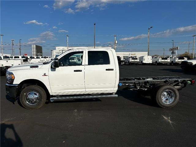 2024 RAM Ram 3500 Chassis Cab RAM 3500 TRADESMAN CREW CAB CHASSIS 4X4 60' CA