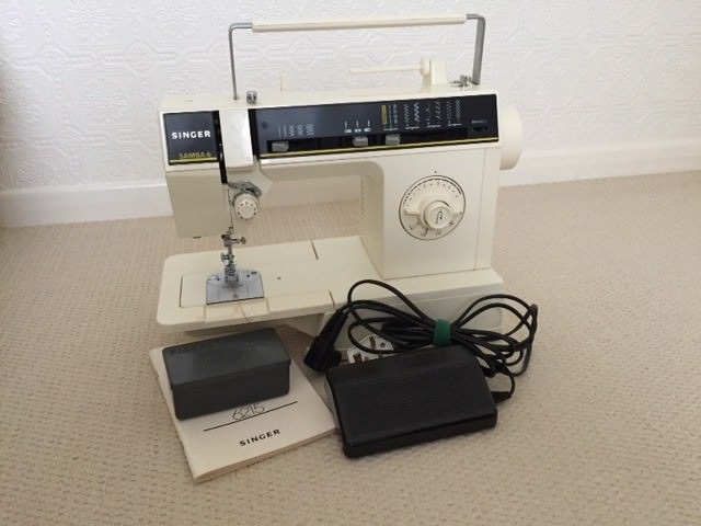 Singer SAMBA 6 6215C Electric Sewing Machine with Foot Pedal + Manual