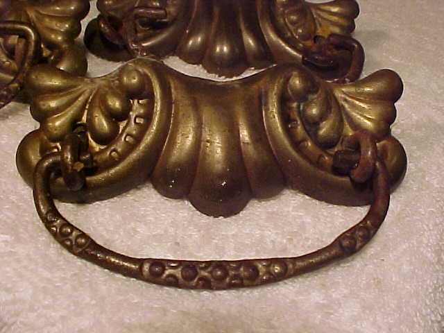 6 Matching Antique Brass Dresser Drawer Pulls Handle  COMPLETE