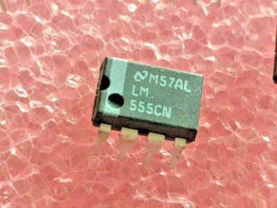 5pc  LM555CN  NSC Standard Timer Single 8-Pin PDIP