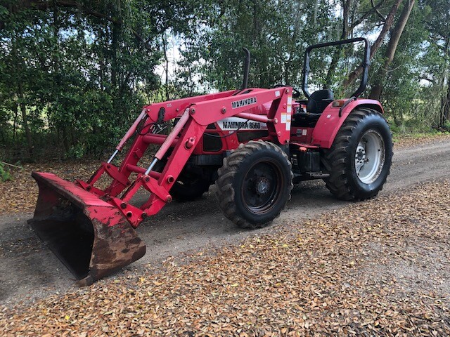 2010 Mahindra 8560 4x4 Tractor with loader Ready to work