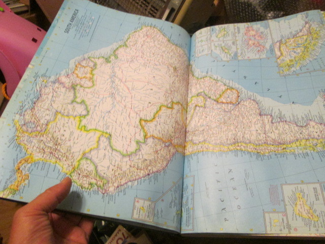 National Geographic Atlas of the World 1975 330 pages~very interesting!!