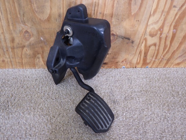 DAIHATSU HIJET TRUCK S82P S83P Gas Pedal Accelerator Pedal