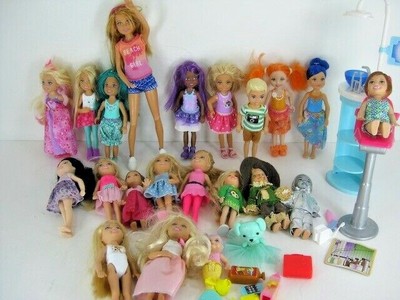 Lot Of 20 Mattel Barbie Kelly Dolls Dreamtopia Dentist Chair & Accessories 