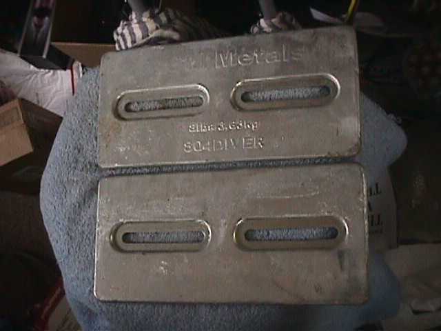 Lot of 2 DIVERZ Plate 12