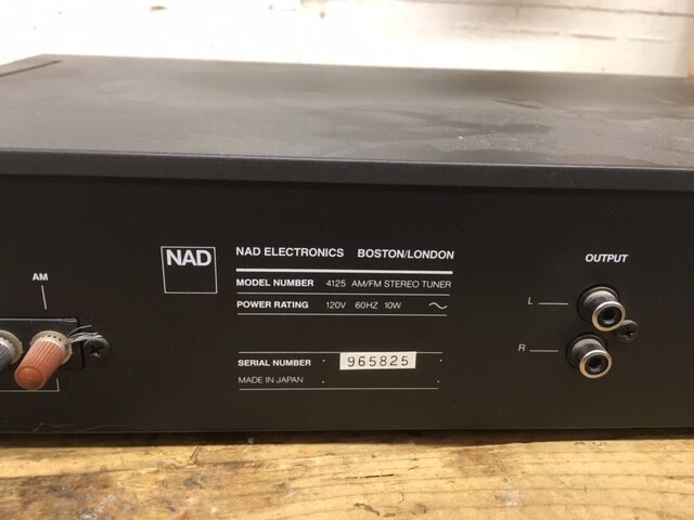 NAD Stereo AM/FM Tuner 4125 works great