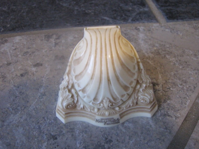 VINTAGE ART DECO CELLULOID RING BOX Kaynar Diamonds Shell shaped