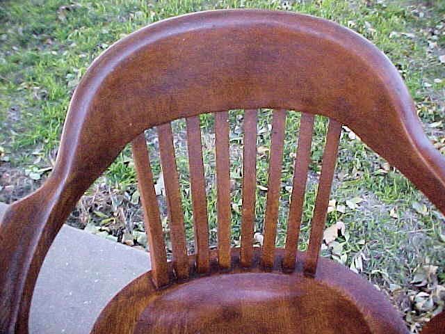 Antique MILWAUKEE CHAIR CO. Rolling Swivel Rocking Barrel Back OAK OFFICE CHAIR