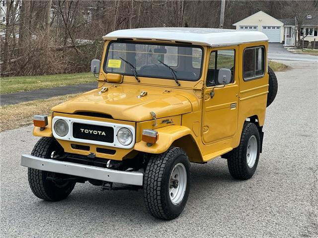 1961 Toyota Land Cruiser FJ40  yellow  Manual 134,743 Miles