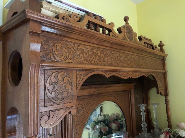 Antique Parlor Pump Organ - Excellent condition