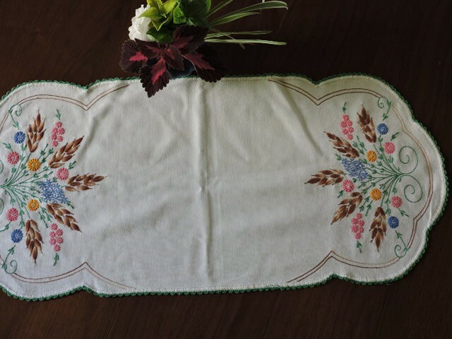 Vintage hand appliqued table runner Cattails, Pink, Blue and Yellow flowers