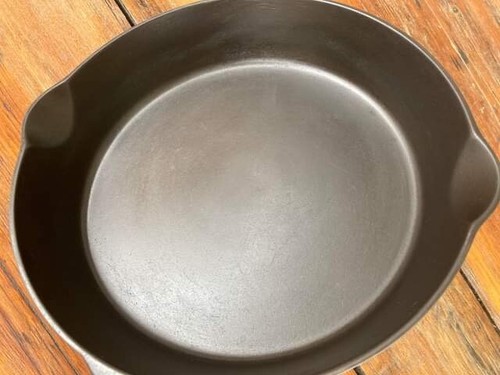 Pre Griswold Erie Cast Iron #8 Skillet with Flower Maker’s Mark
